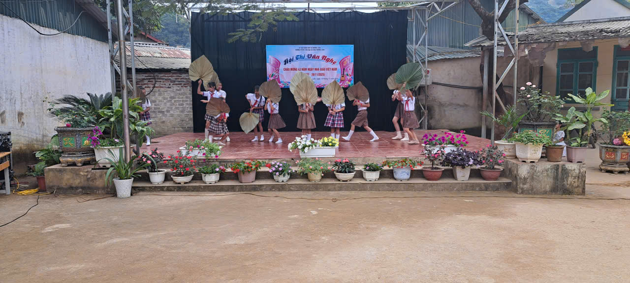 CHÀO MỪNG NGÀY 20/11 - 43 NĂM NGÀY NHÀ GIÁO VIỆT NAM